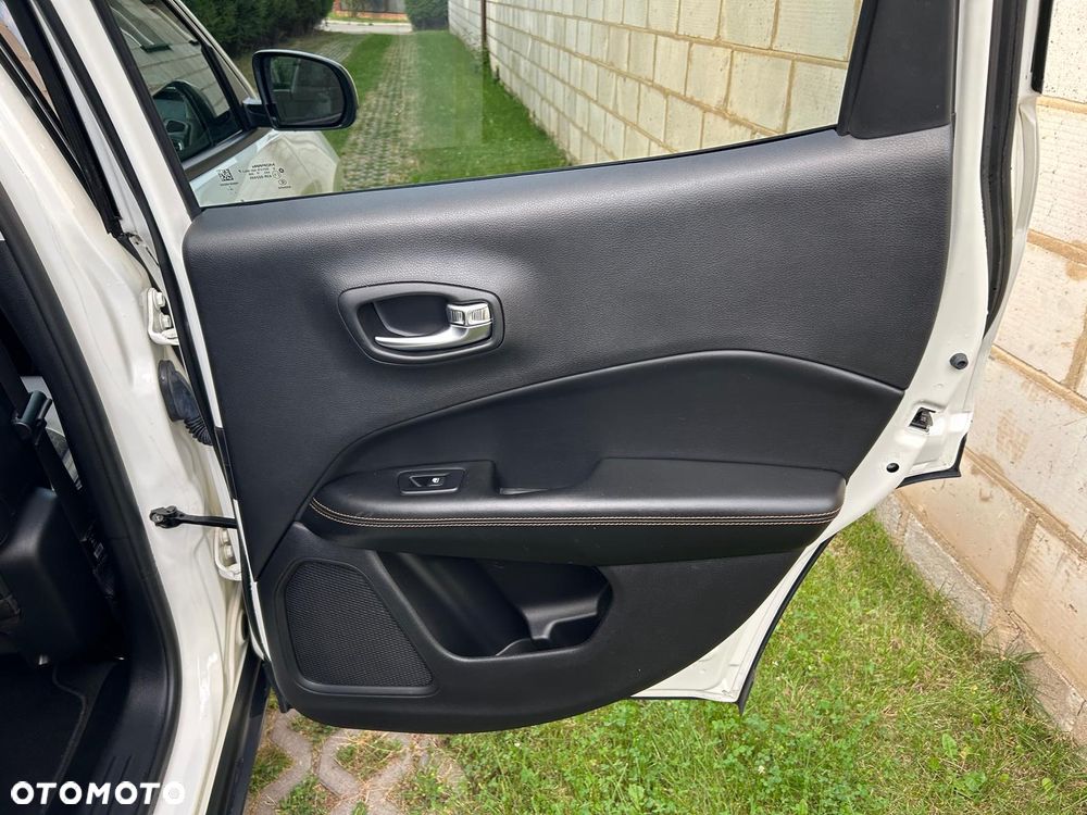 Jeep Compass 2.0 MultiJet Active Drive Automatik Limited - 23