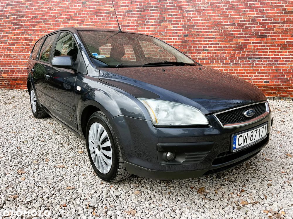 Ford Focus 2.0 Ghia - 3