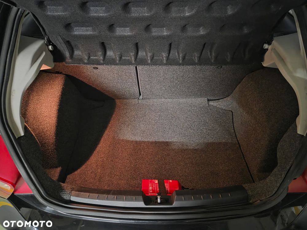 Seat Ibiza SC 1.4 16V Style - 13