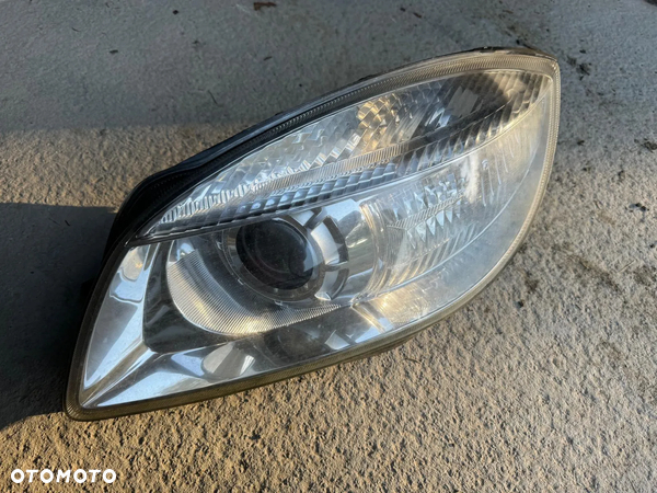 Lampa przód przednia lewa Skoda Fabia II  5J1941015A