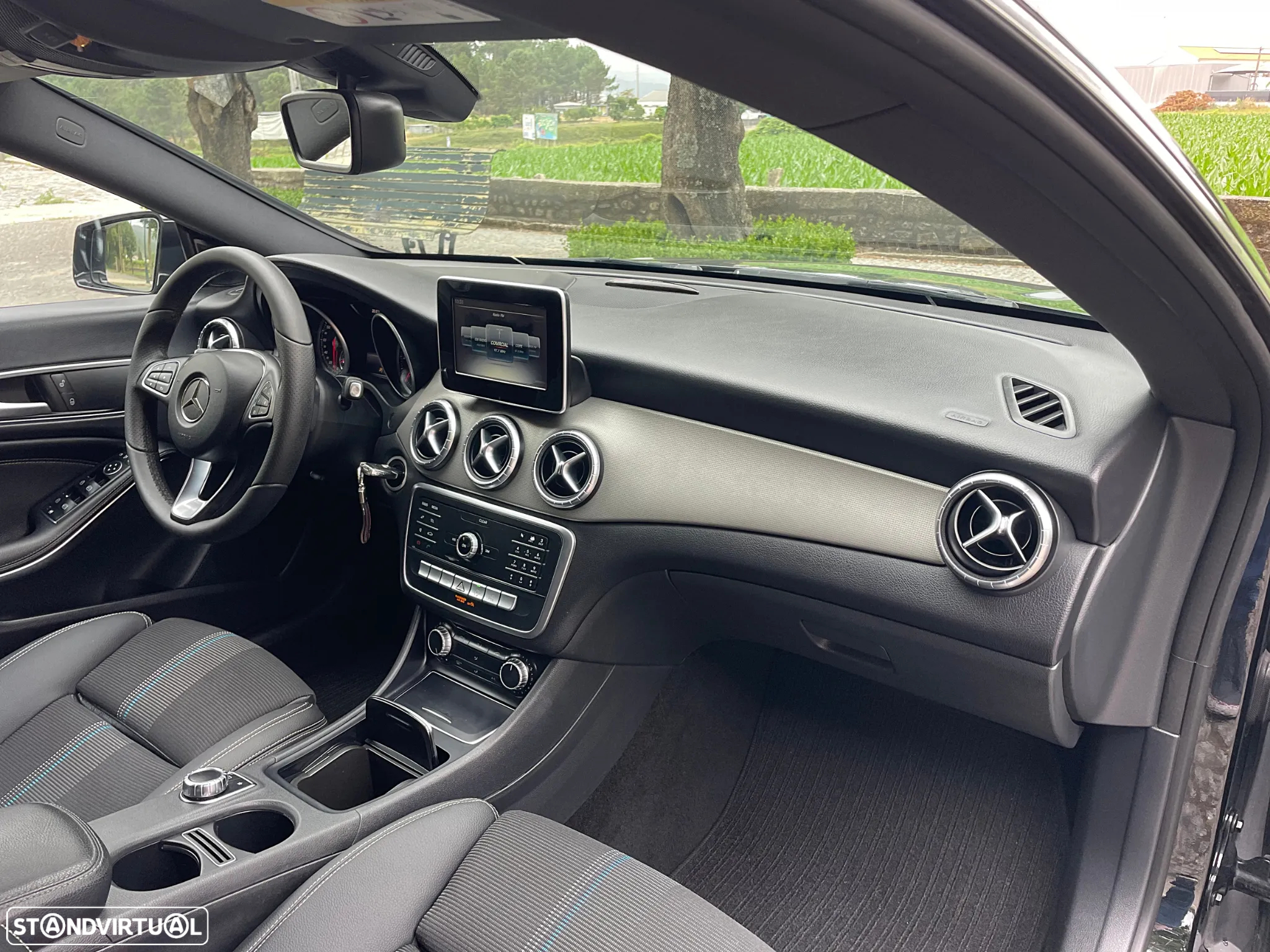 Mercedes-Benz CLA 180 d Shooting Brake Urban Aut. - 22