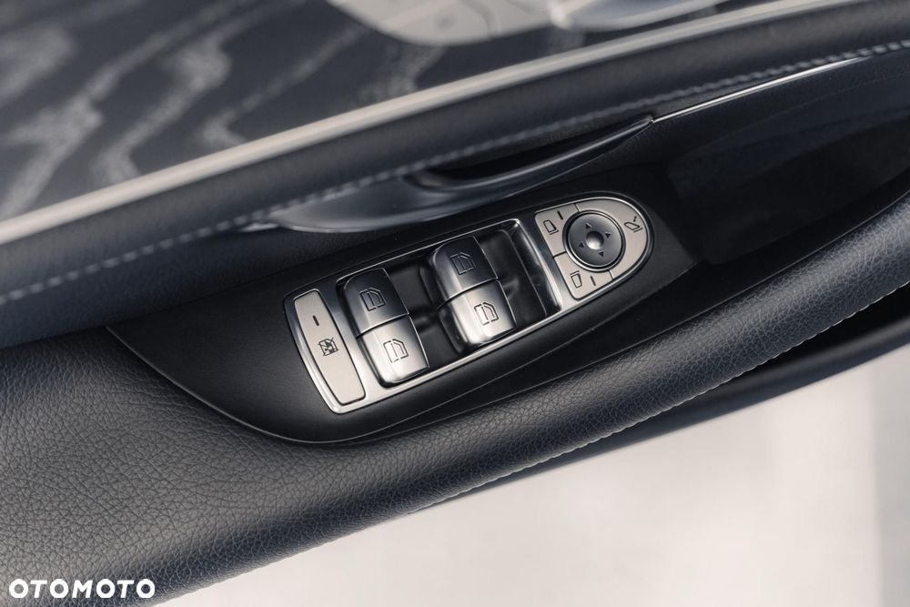 Mercedes-Benz CLS 450 4-Matic 9G-TRONIC - 32