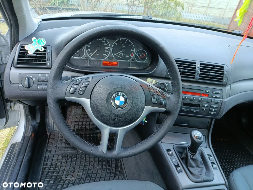 BMW Seria 3 318i - 5