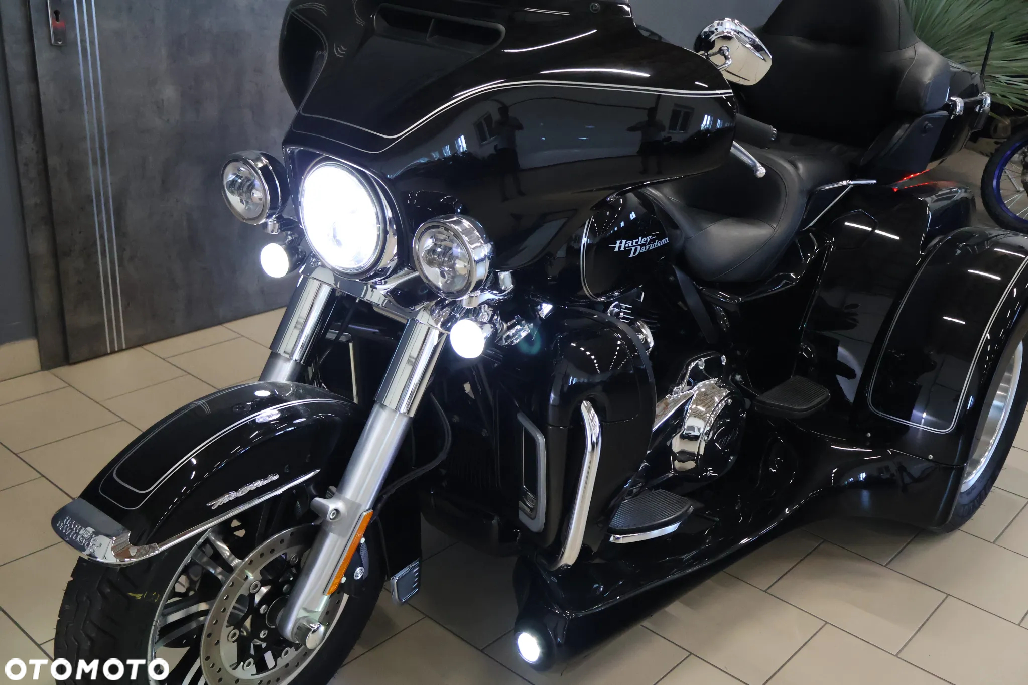 Harley-Davidson FLHS Electra Glide - 15