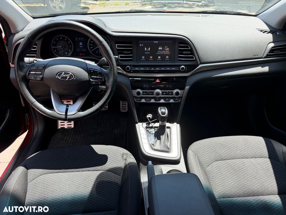 Hyundai Elantra - 7