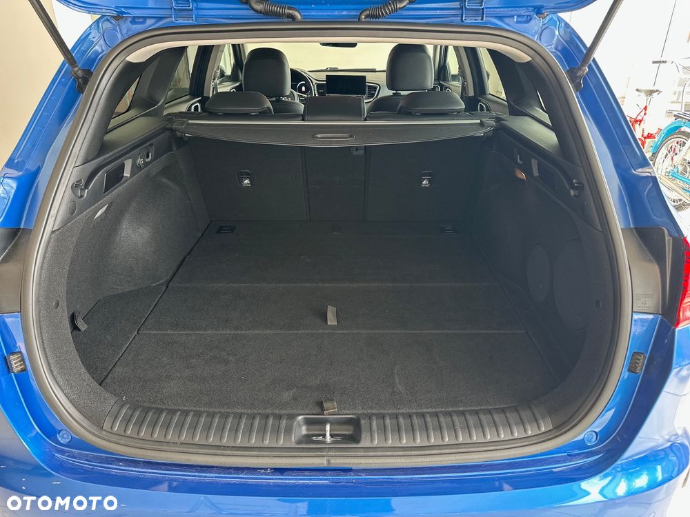 Kia Ceed 1.6 CRDi mHEV L Business Line - 10