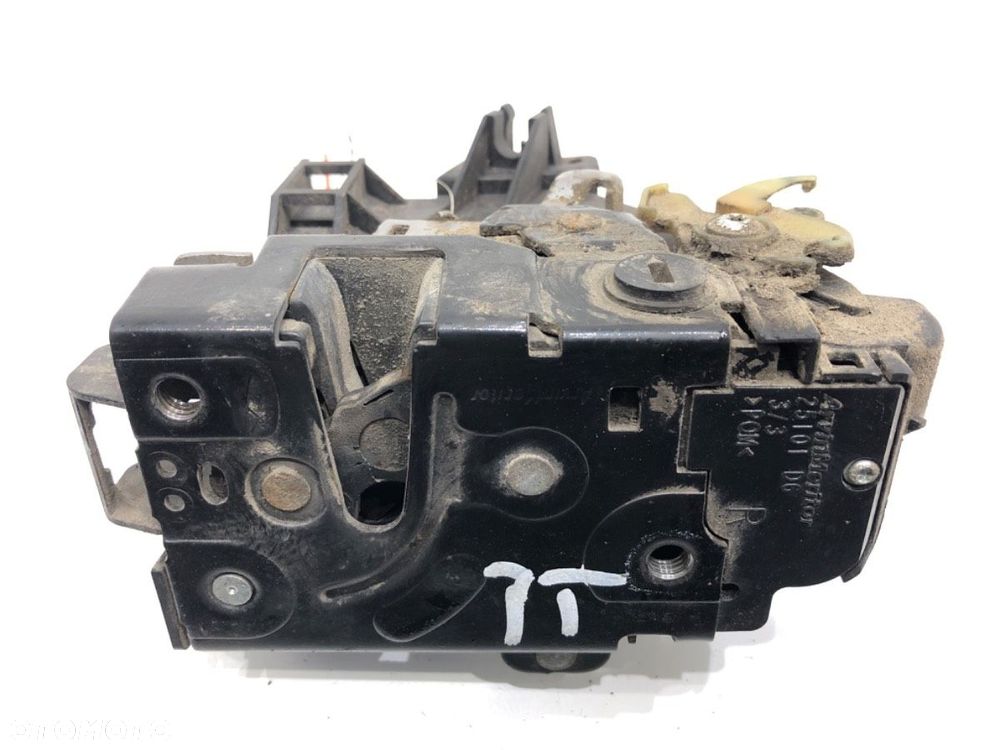 ZAMEK DRZWI PRAWY TYŁ  SKODA ROOMSTER Praktik (5J) 2007 - 2015 1.4 TDI 59 kW [80 KM] olej napędowy - 1