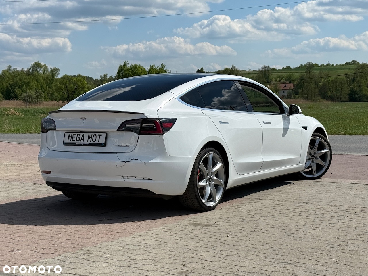 Tesla Model 3 - 4