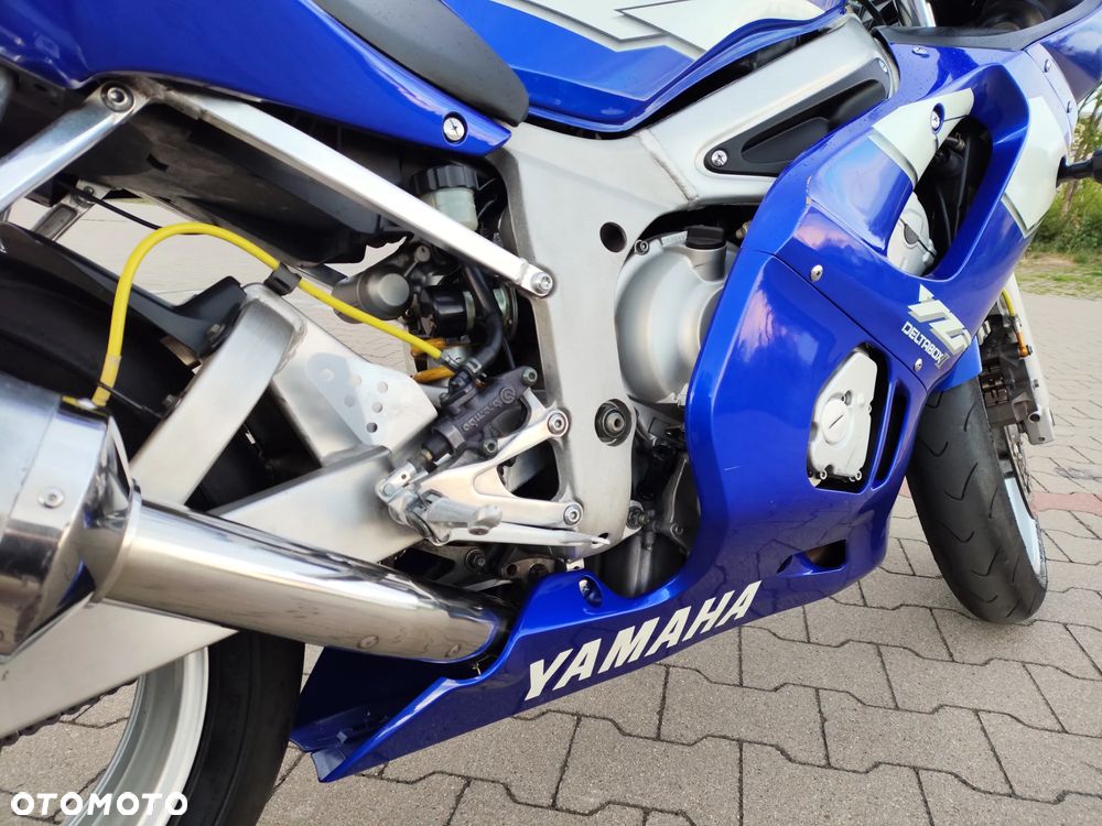 Yamaha YZF - 9