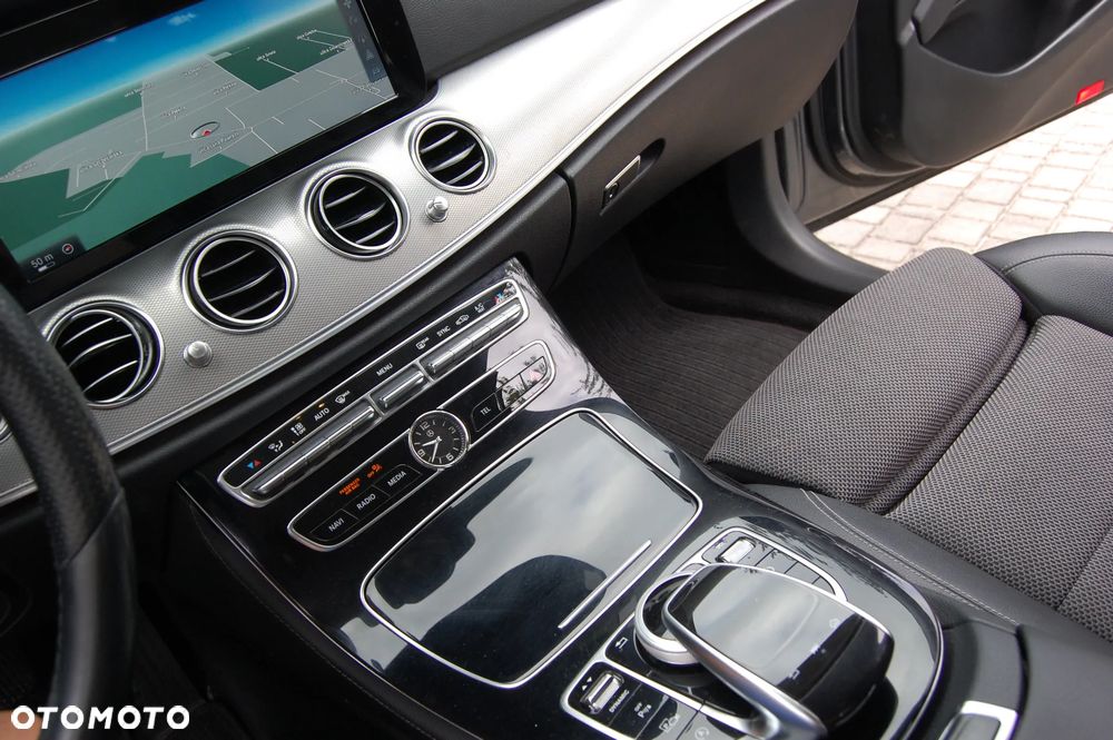 Mercedes-Benz Klasa E 220 d 9G-TRONIC Avantgarde - 23