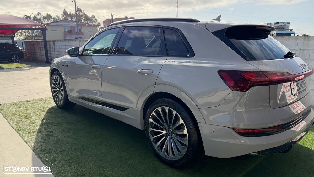 Audi e-tron 55 quattro S line - 12