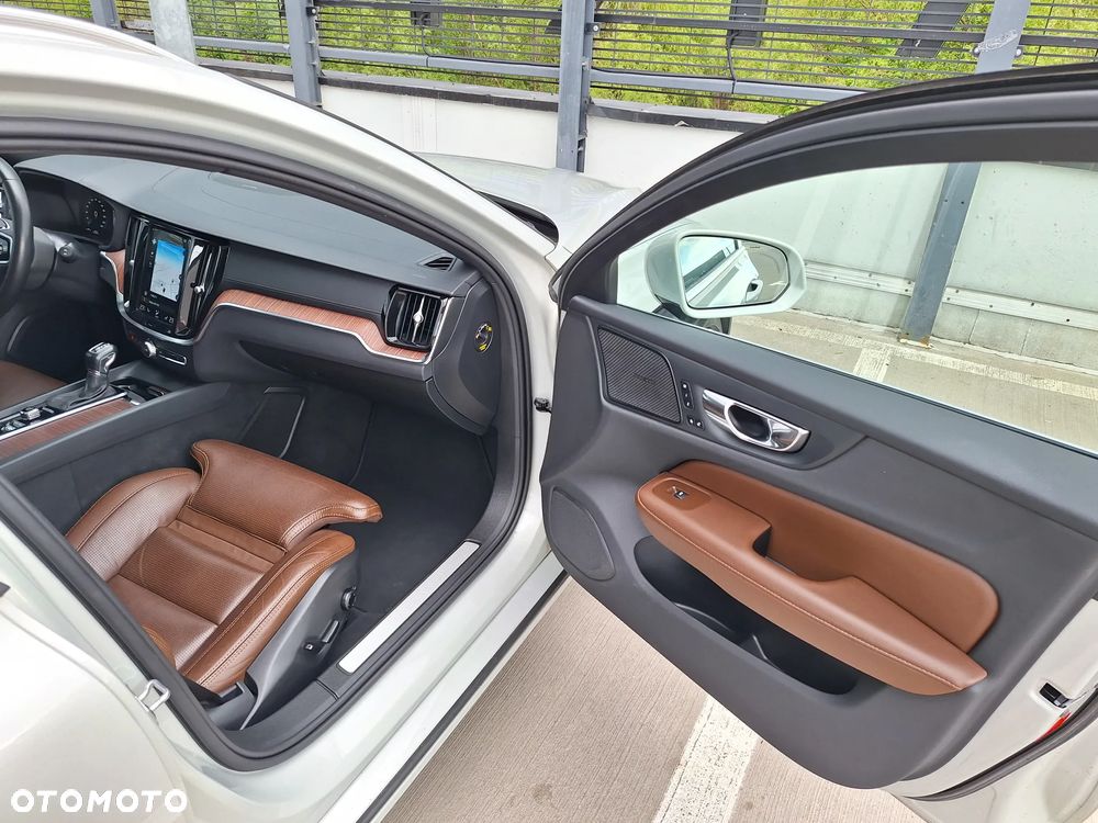 Volvo V60 D4 AWD Inscription - 22