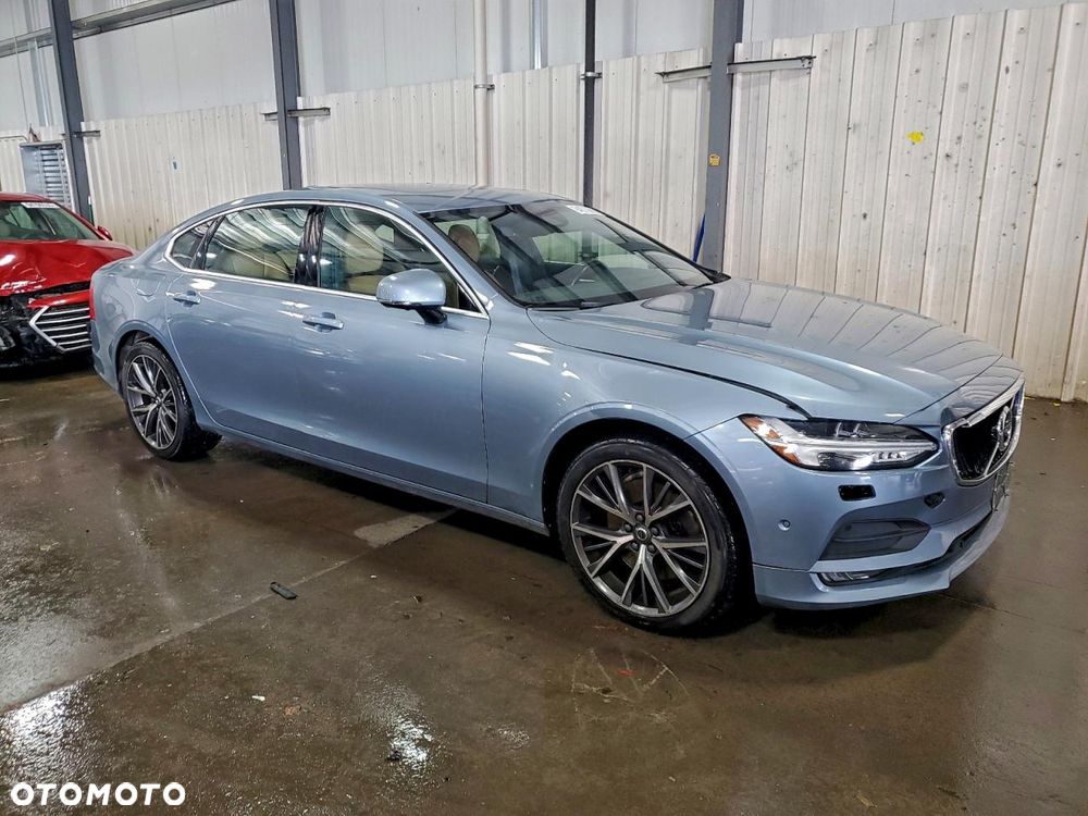 Volvo S90 - 1