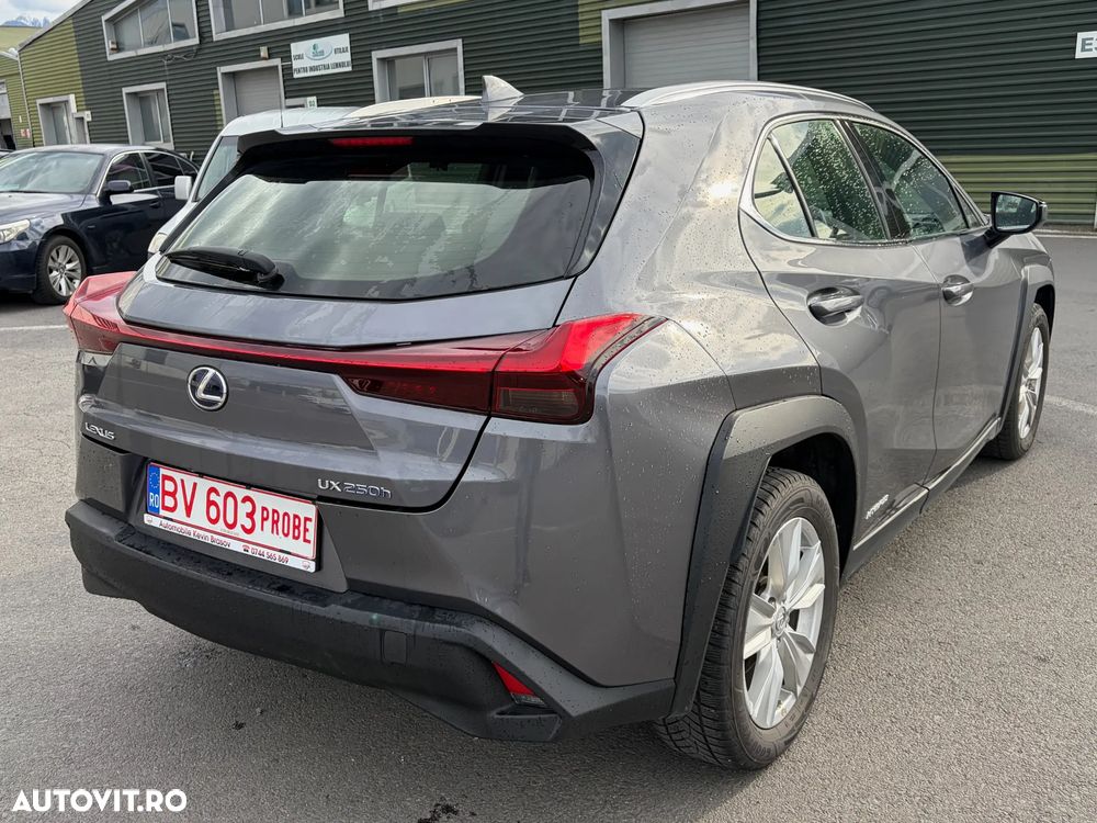Lexus UX 250h Business Edition - 30