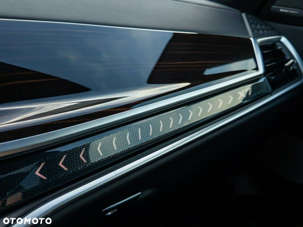 BMW X7 - 21