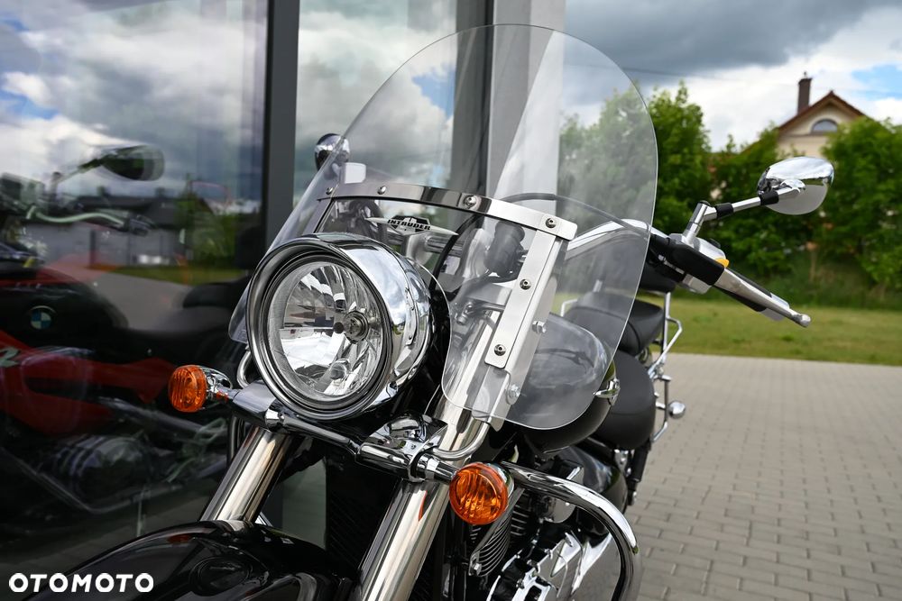 Suzuki Intruder - 6