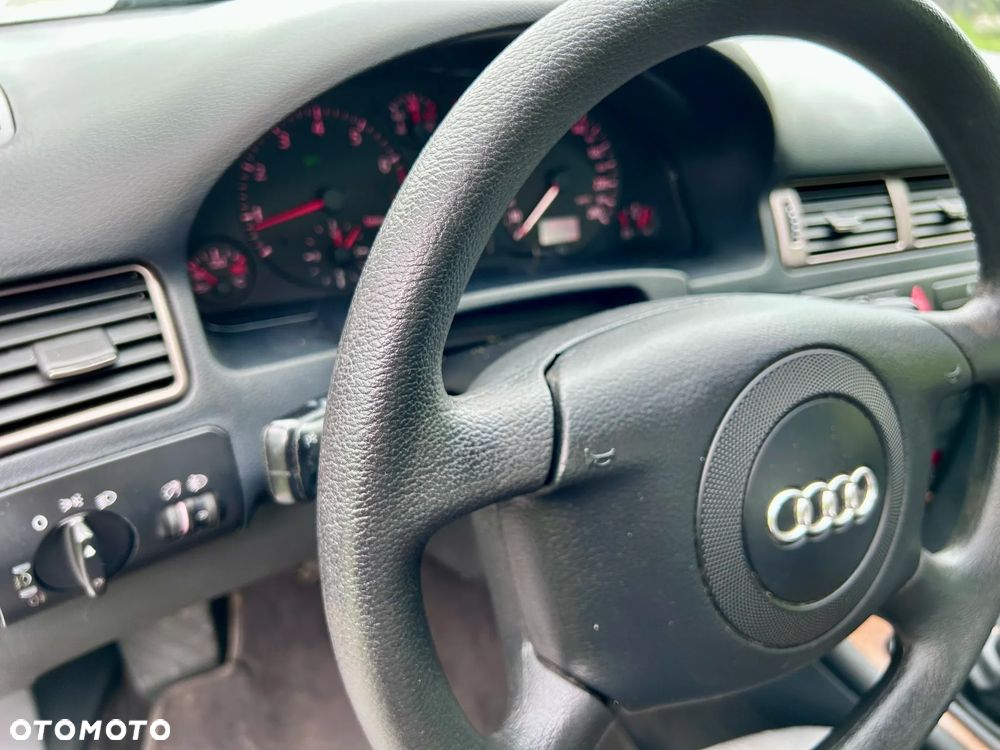 Audi A6 Limousine 2.4 - 4