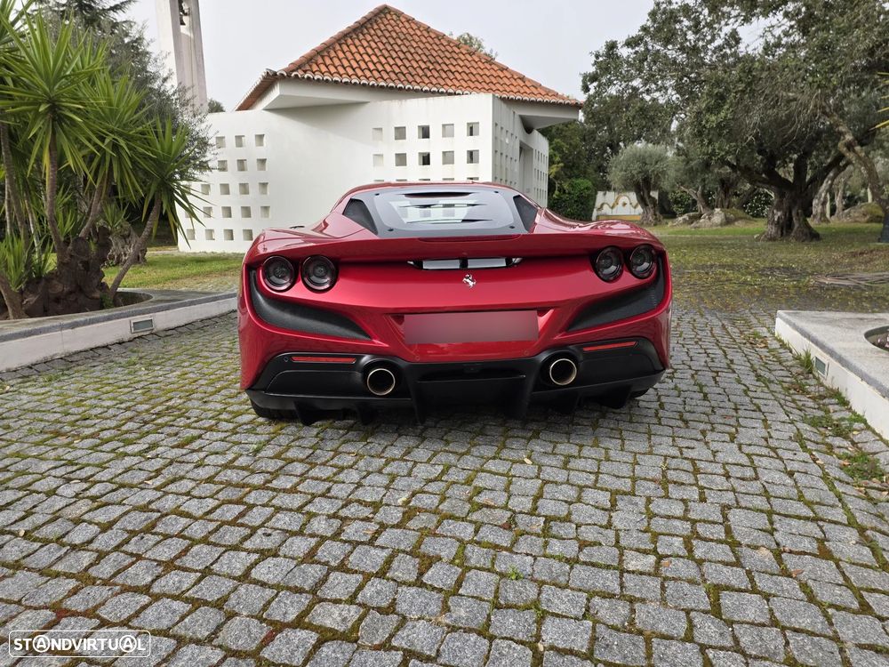 Ferrari F8 Tributo 3.9 Twin-Turbo V8 - 12