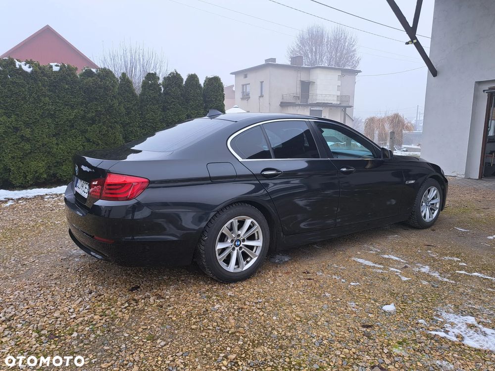 BMW Seria 5 528i xDrive - 5