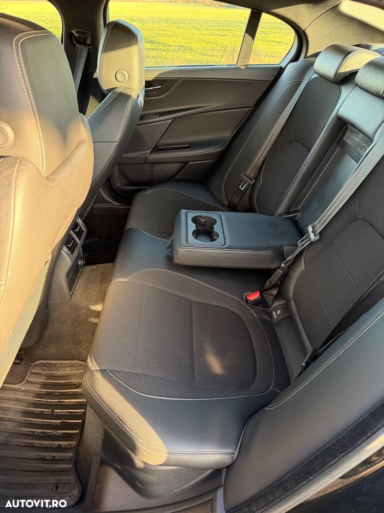 Jaguar XE 20d Aut. R-Sport - 11