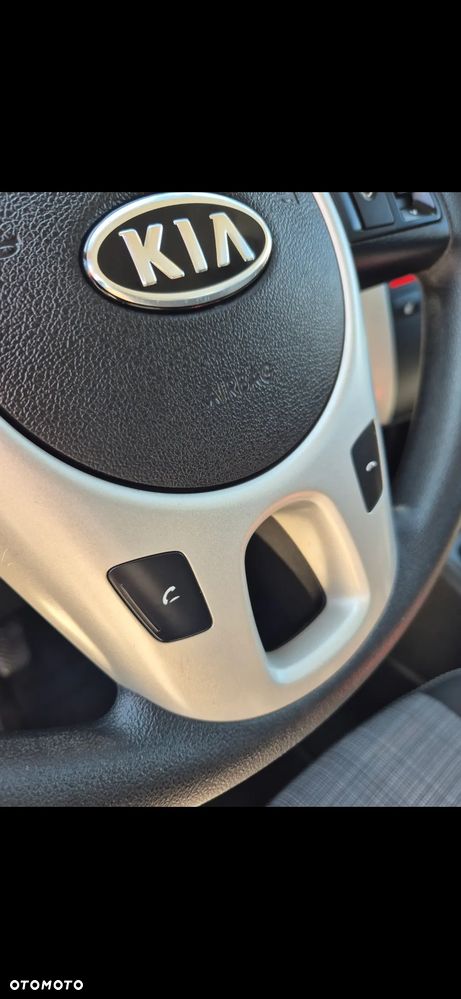 Kia Venga 1.6 CVVT Black Collection - 10