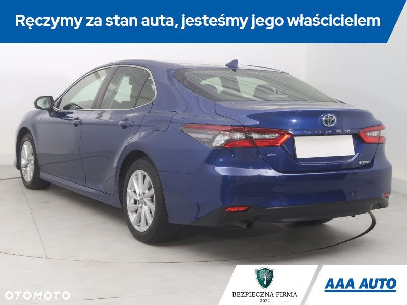 Toyota Camry - 6