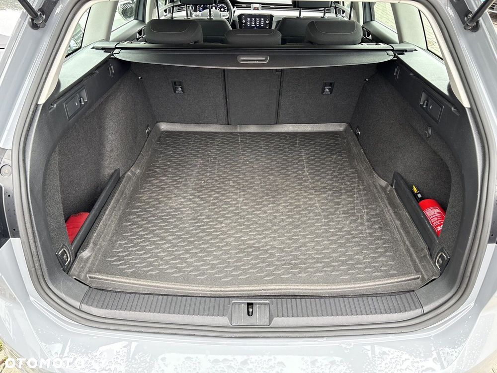Volkswagen Passat - 35
