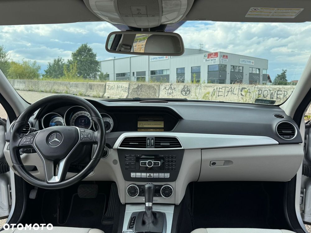 Mercedes-Benz Klasa C 250 7G-TRONIC Avantgarde Edition - 30