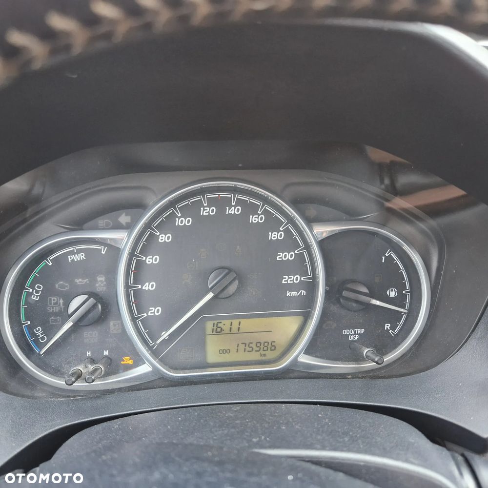 Toyota Yaris Hybrid 100 Sol - 7