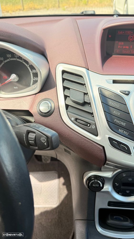 Ford Fiesta 1.4 TDCI Titanium - 16