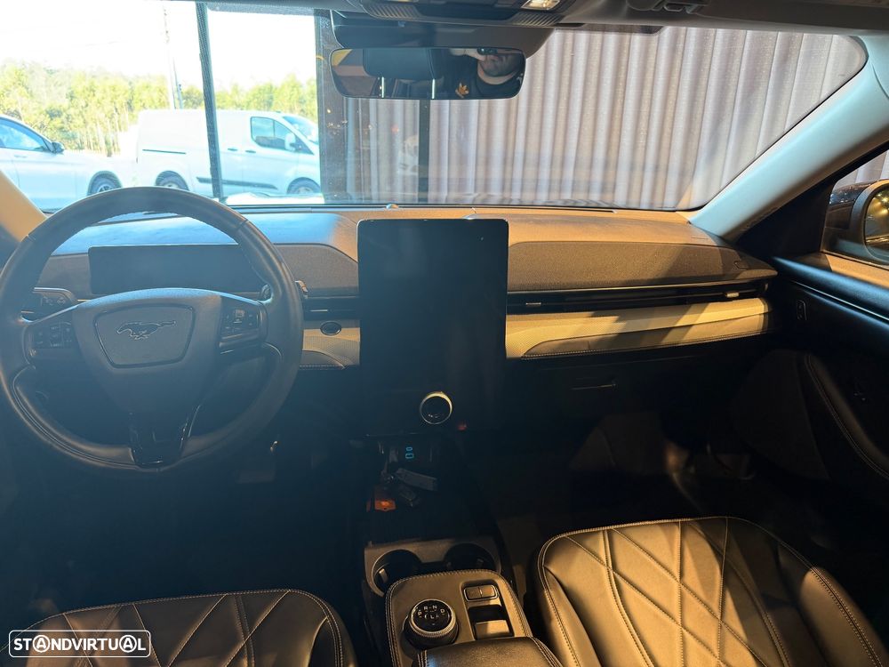 Ford Mustang Mach-E Premium - 27