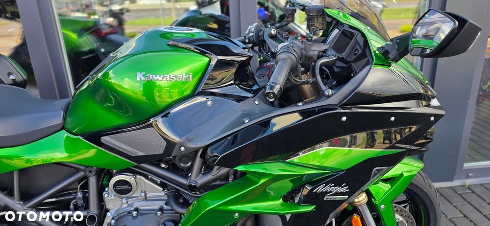 Kawasaki H2 - 12