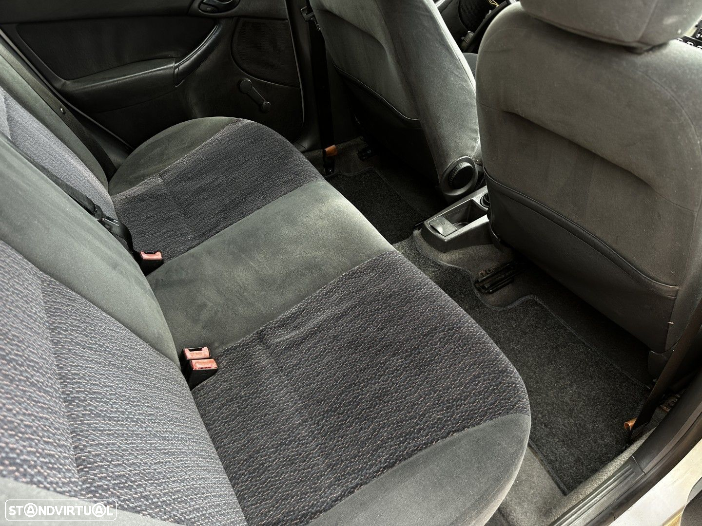 Ford Focus SW 1.4 Ambiente - 16