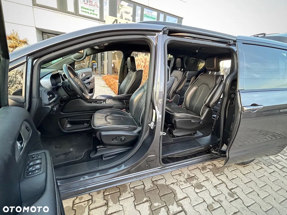 Chrysler Pacifica - 14