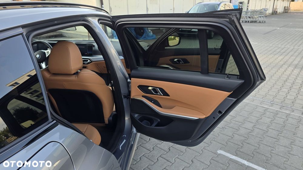BMW Seria 3 320d xDrive mHEV M Sport - 24