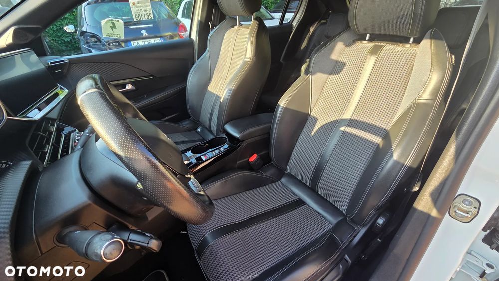 Peugeot 208 Elektromotor 136 GT - 26