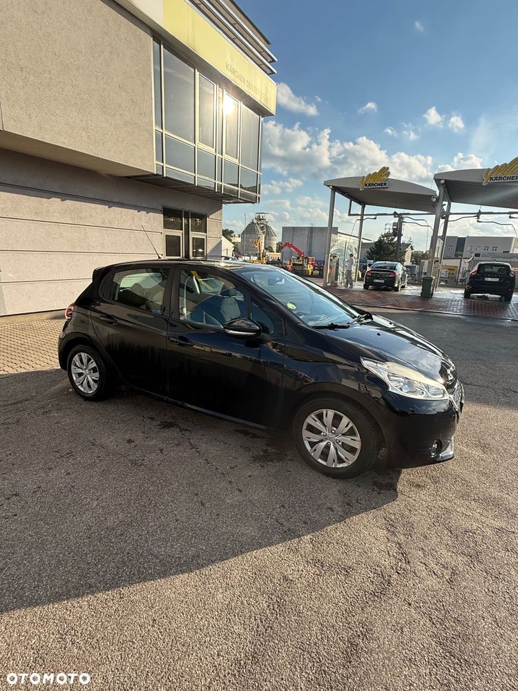 Peugeot 208 - 3