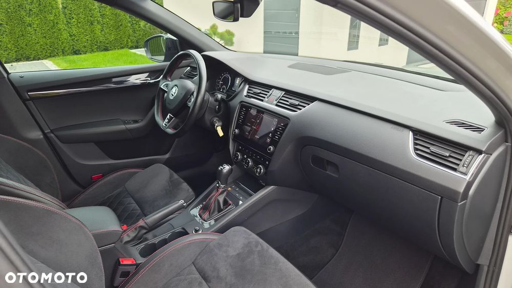 Skoda Octavia 2.0 TDI DSG RS - 15
