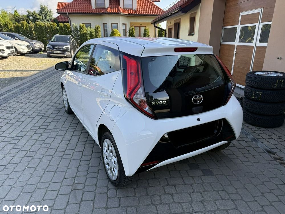 Toyota Aygo x-play - 9