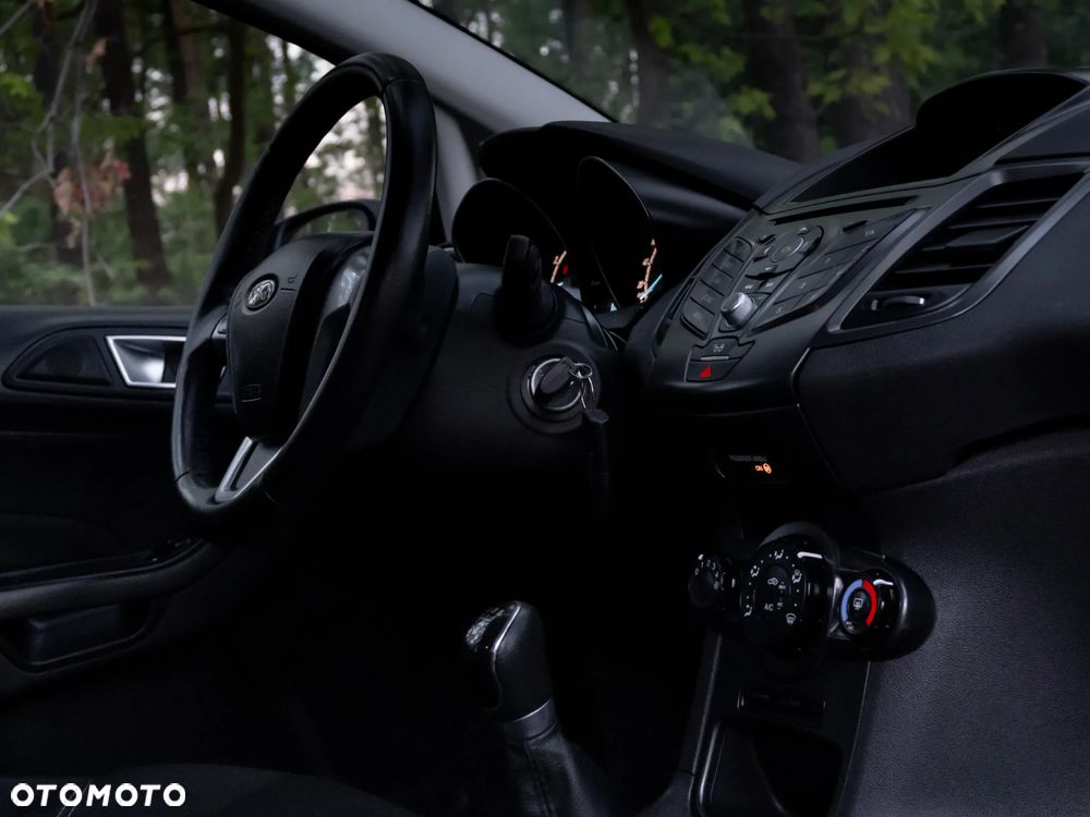 Ford Fiesta 1.25 Celebration - 8