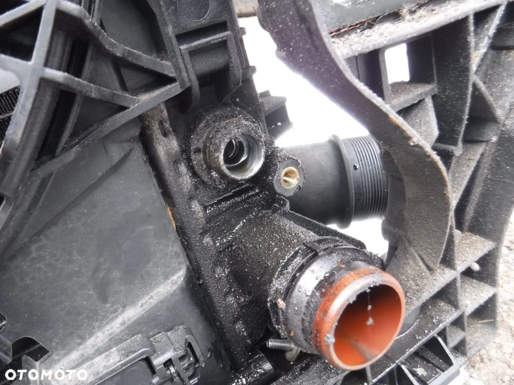 Audi A4 B8  A5 8T pas wzmocnienie przod 2.7 3.0 TDI kpl chlodnice automat - 9