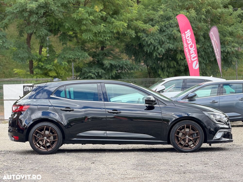 Renault Megane ENERGY TCe 205 EDC GT - 11