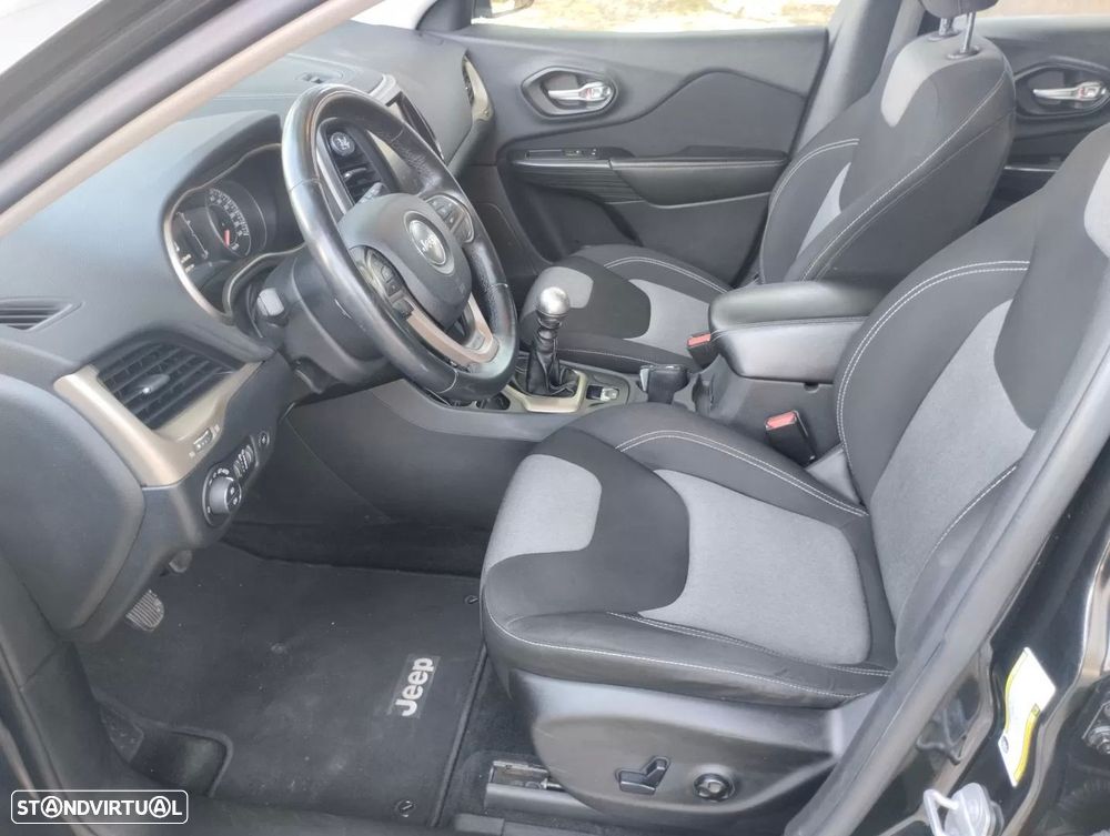 Jeep Cherokee 2.0 MJD Longitude - 19