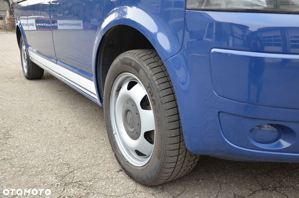 Volkswagen Caravelle - 21