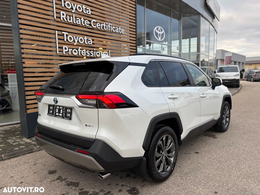 Toyota RAV4 - 3