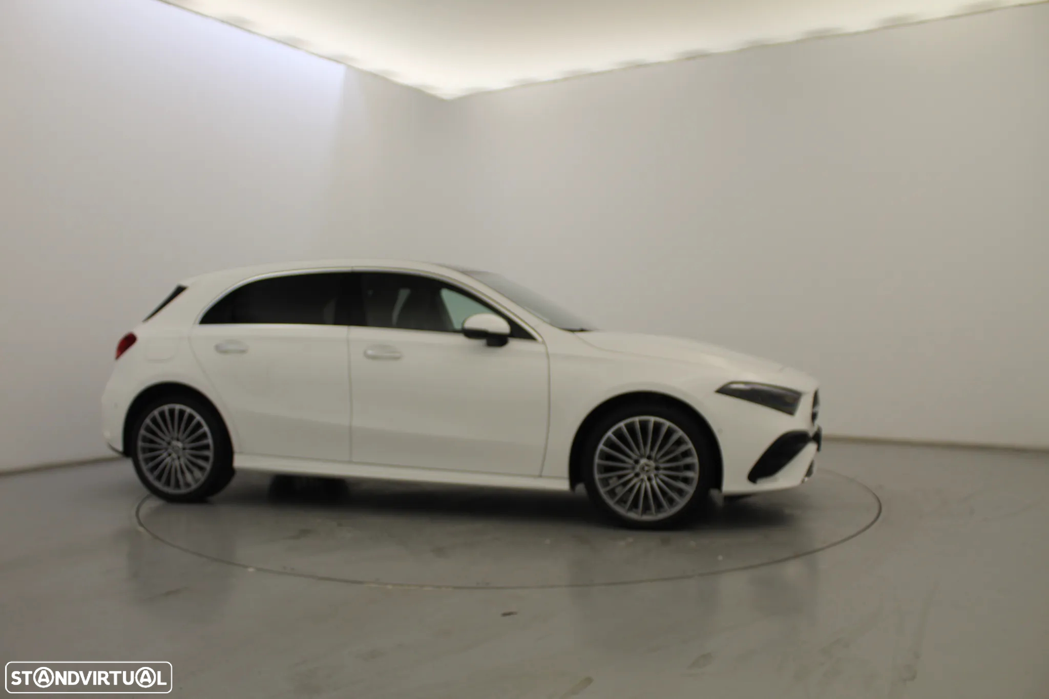 Mercedes-Benz A 250 e - 3