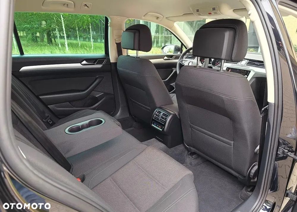 Volkswagen Passat - 15