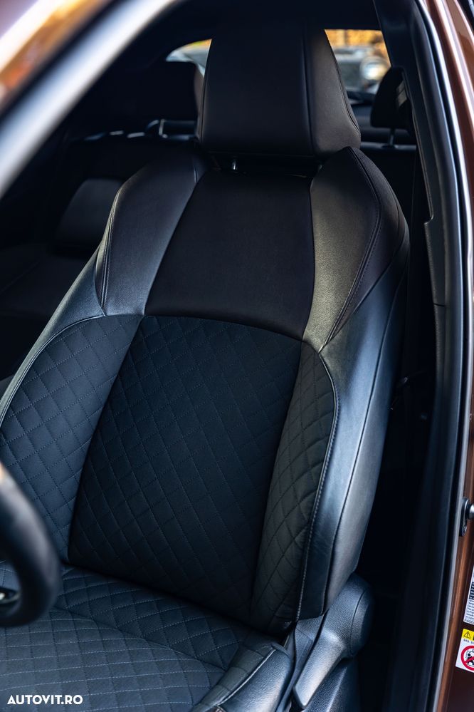 Toyota C-HR Hybrid Lounge - 22