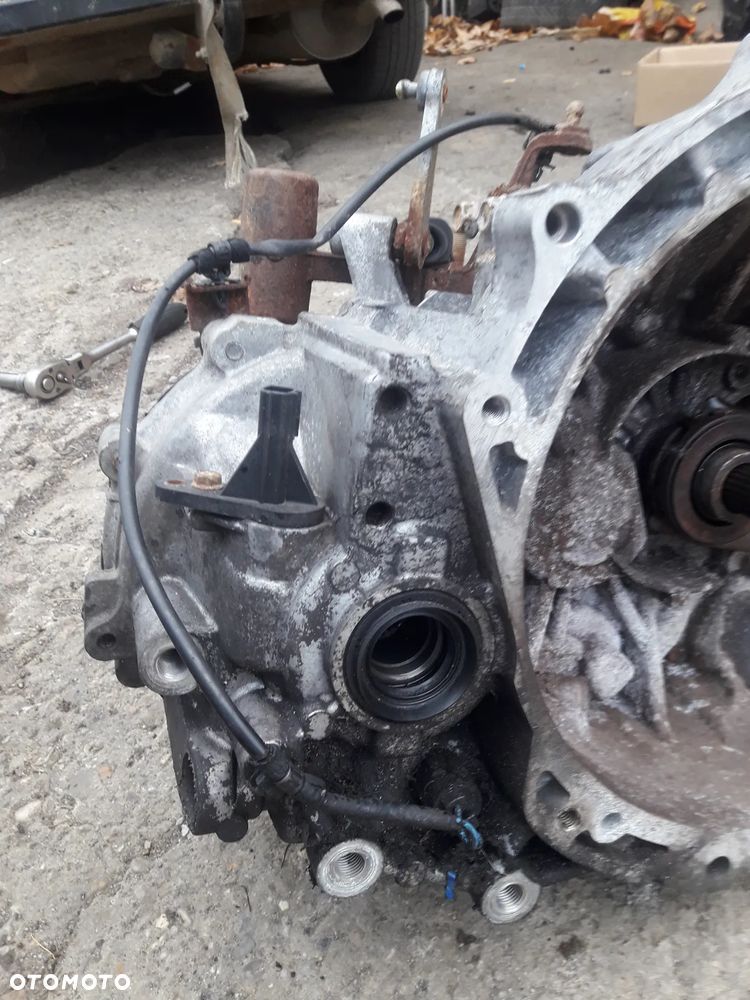 Mazda 3 BK  5  05-10  1.8 2.0 2.3 16V Skrzynia BIEGów 5 B - 6