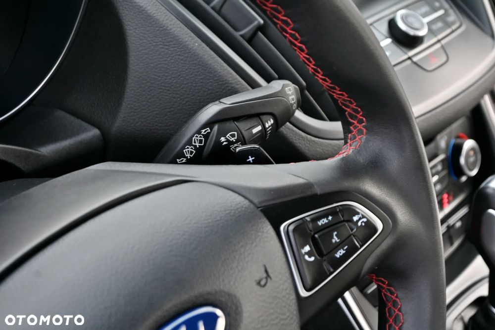 Ford Kuga 2.0 TDCi AWD ST-Line - 34